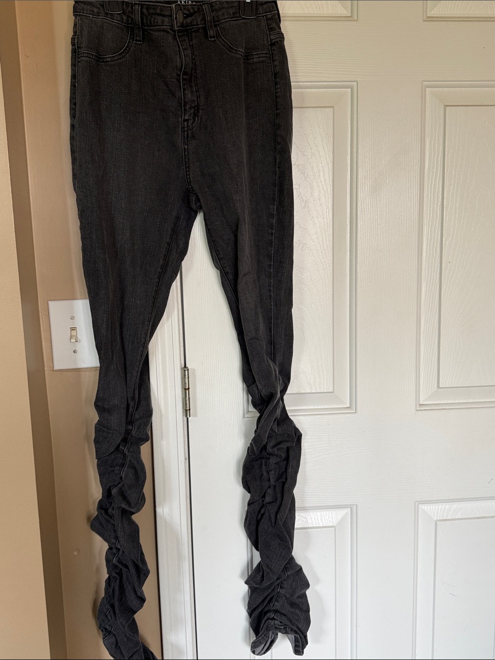 AKIRA Black Ruched Skinny Jeans